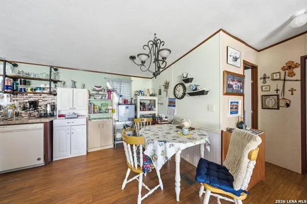 2020 Good Luck Rd, Seguin, TX 78155