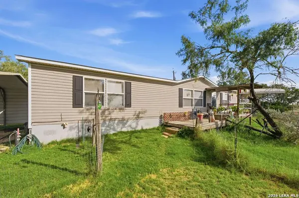 2020 Good Luck Rd, Seguin, TX 78155
