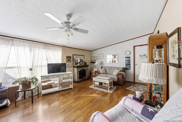 2020 Good Luck Rd, Seguin, TX 78155
