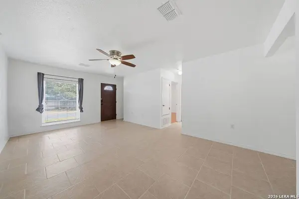 5930 OAK RUN ST, San Antonio, TX 78247