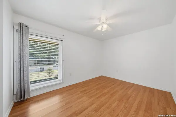 5930 OAK RUN ST, San Antonio, TX 78247