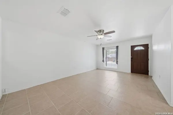 5930 OAK RUN ST, San Antonio, TX 78247