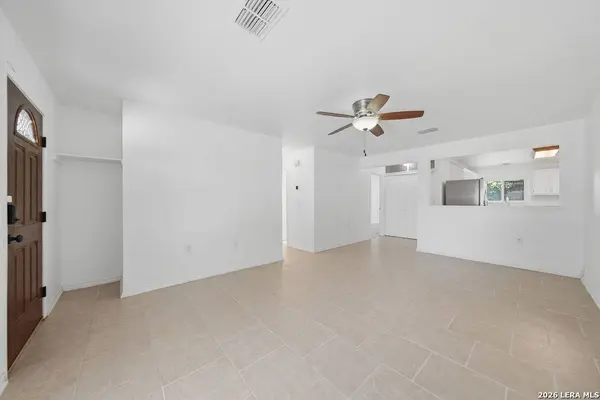 5930 OAK RUN ST, San Antonio, TX 78247