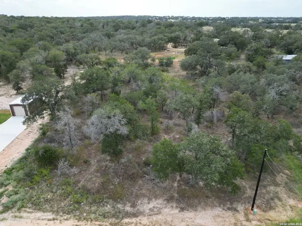 209 TIMBER PL, La Vernia, TX 78121