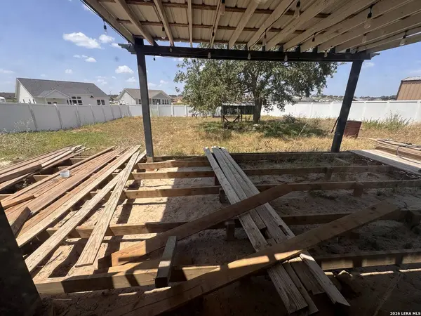 107 MUIRFIELD ST, La Vernia, TX 78121