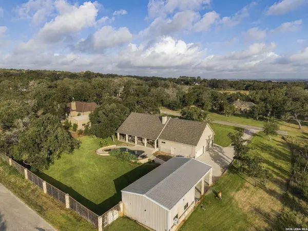 120 HIDDEN FOREST DR, La Vernia, TX 78121