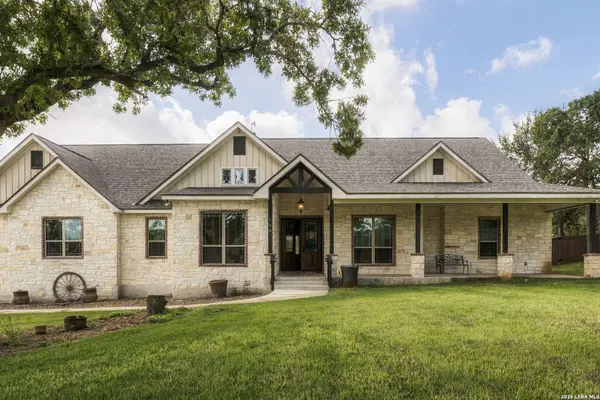 120 HIDDEN FOREST DR, La Vernia, TX 78121