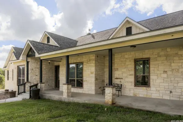 120 HIDDEN FOREST DR, La Vernia, TX 78121