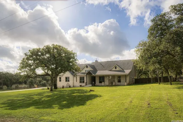 120 HIDDEN FOREST DR, La Vernia, TX 78121