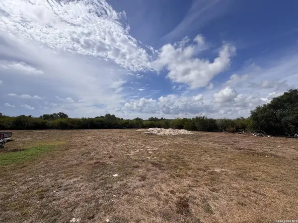 1689 FM 2824, Beeville, TX 78102