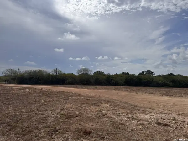 1689 FM 2824, Beeville, TX 78102