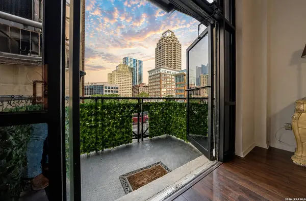 214 E TRAVIS ST UNIT APT 205