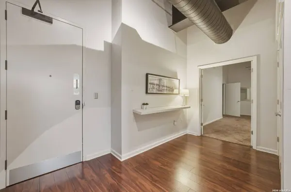 214 E TRAVIS ST UNIT APT 205, San Antonio, TX 78205