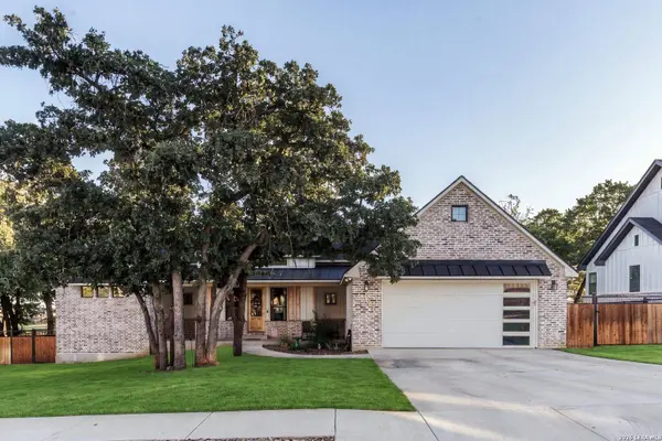 181 W MAGNOLIA CIR, La Vernia, TX 78121