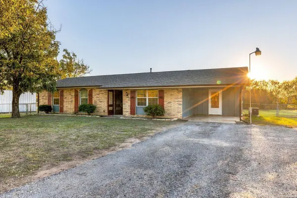 3708 STUART RD, Adkins, TX 78101