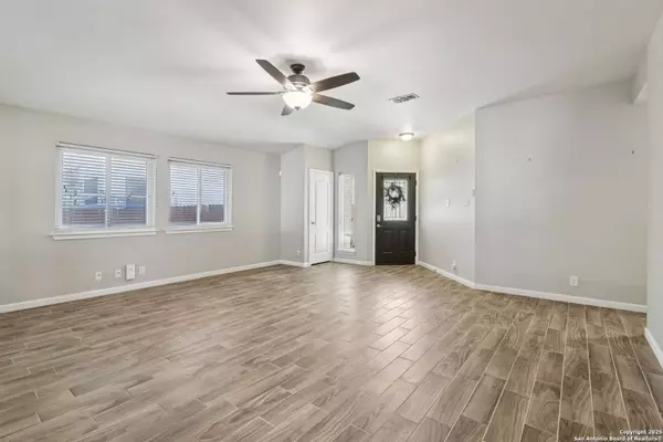 5123 Stormy Breeze, San Antonio, TX 78247