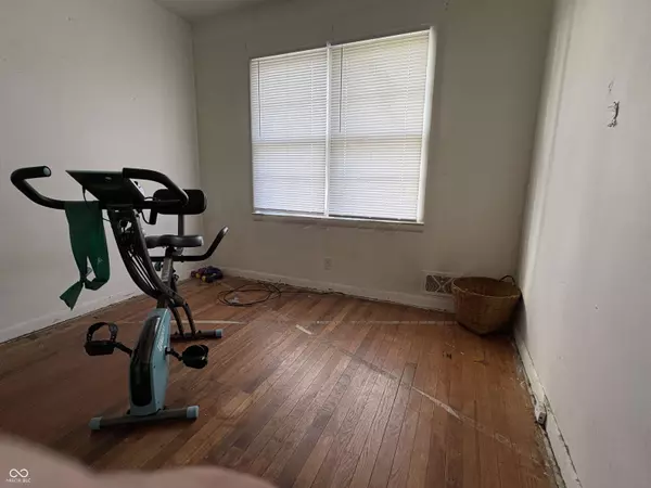 1018 E 106th ST, Indianapolis, IN 46280