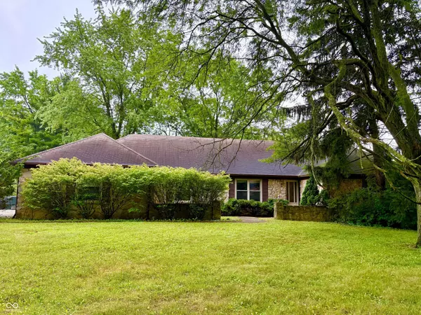 8729 Sawleaf RD, Indianapolis, IN 46260