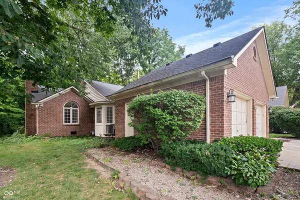 9214 W Point DR, Indianapolis, IN 46268