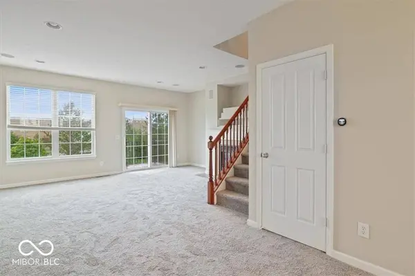 172 Straughn LN, Westfield, IN 46074