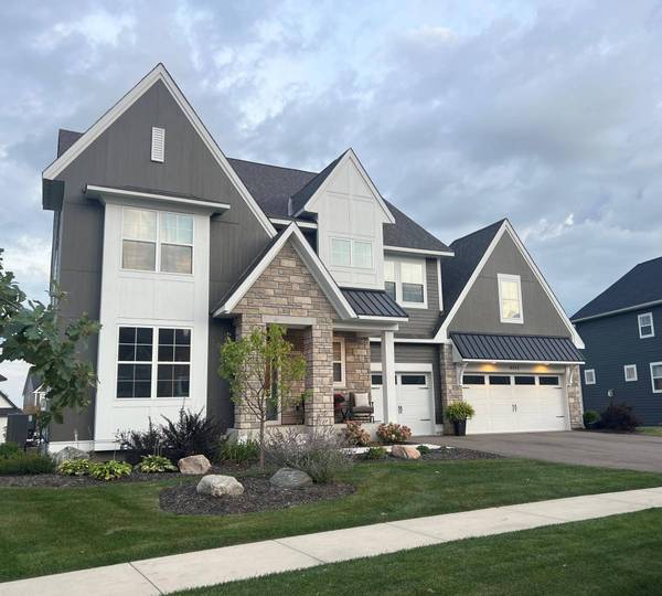 6513 Timber Arch DR, Chaska, MN 55318