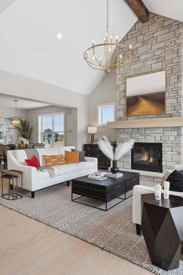 6513 Timber Arch DR, Chaska, MN 55318