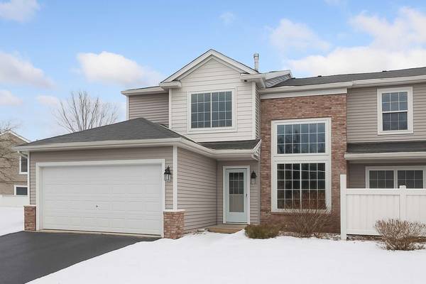 312 Wagon Wheel LN, Chaska, MN 55318
