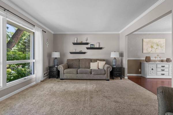 10500 Utah RD, Bloomington, MN 55438
