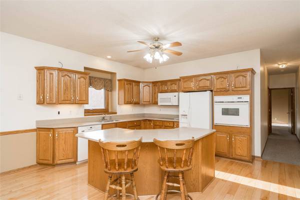 2356 NW 71st Place, Ankeny, IA 50023