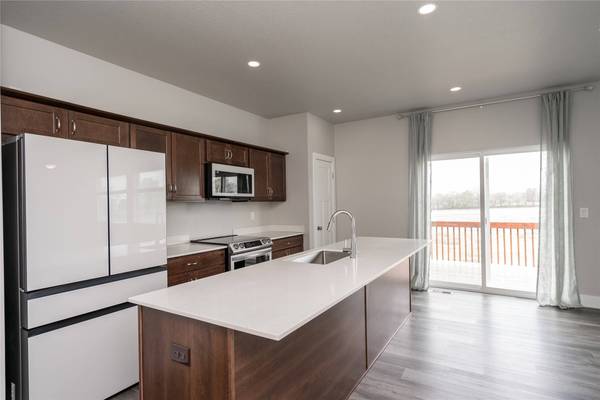 725 SE 69th Street, Pleasant Hill, IA 50327