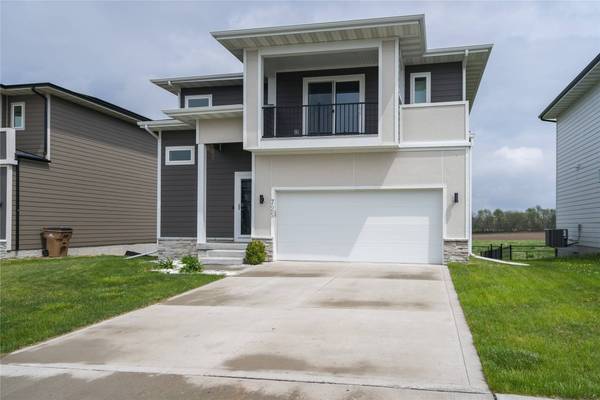 725 SE 69th Street, Pleasant Hill, IA 50327