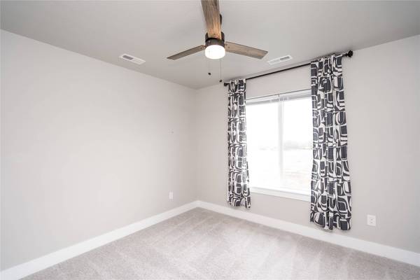 725 SE 69th Street, Pleasant Hill, IA 50327