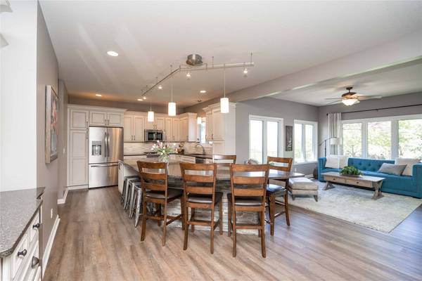 9823 Hickory Drive, Urbandale, IA 50322