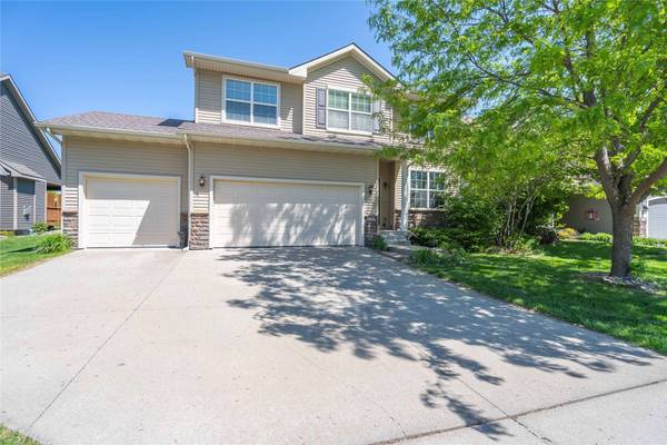 224 S 83rd Street, West Des Moines, IA 50266