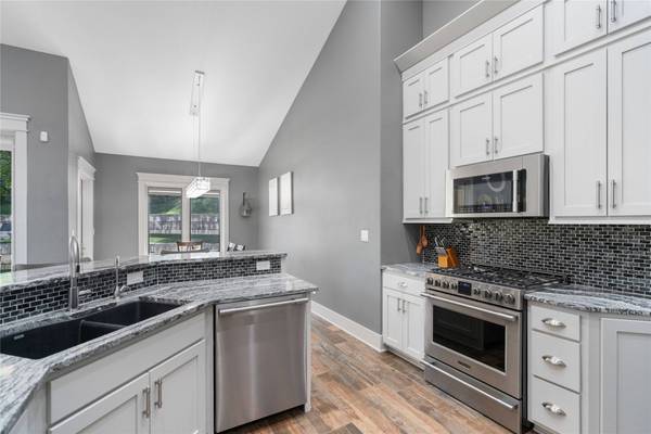 6296 Sudbury Court, Johnston, IA 50131