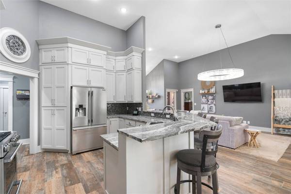 6296 Sudbury Court, Johnston, IA 50131