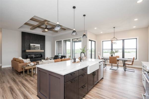 1216 NW Arbor Court, Ankeny, IA 50023