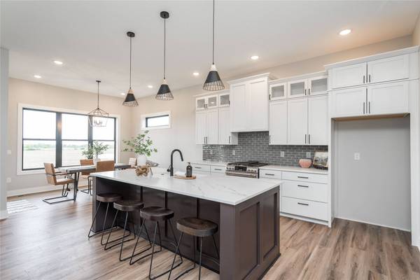 1216 NW Arbor Court, Ankeny, IA 50023