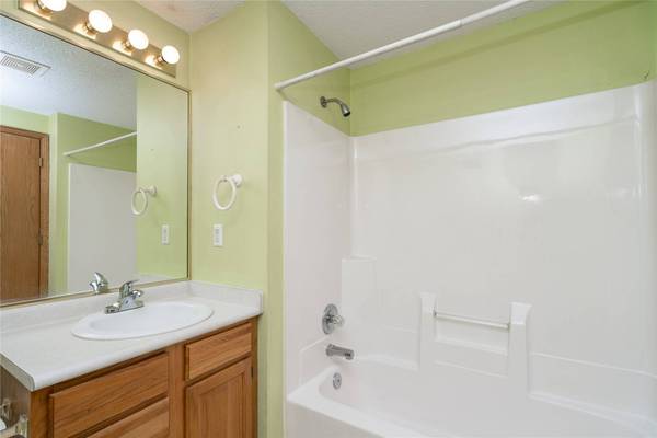 2433 Patricia Drive #24, Urbandale, IA 50322