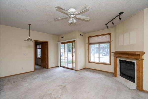 2433 Patricia Drive #24, Urbandale, IA 50322