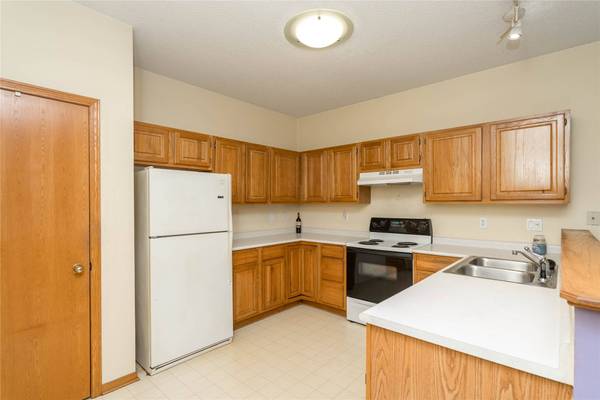 2433 Patricia Drive #24, Urbandale, IA 50322