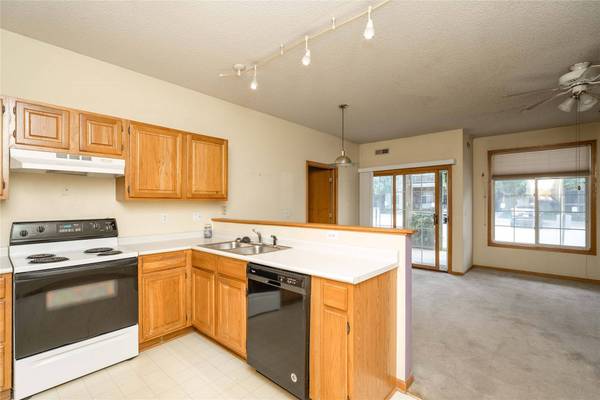 2433 Patricia Drive #24, Urbandale, IA 50322