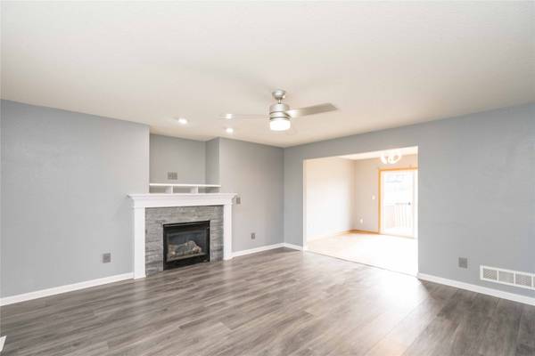 406 Tailfeather Court NW, Bondurant, IA 50035