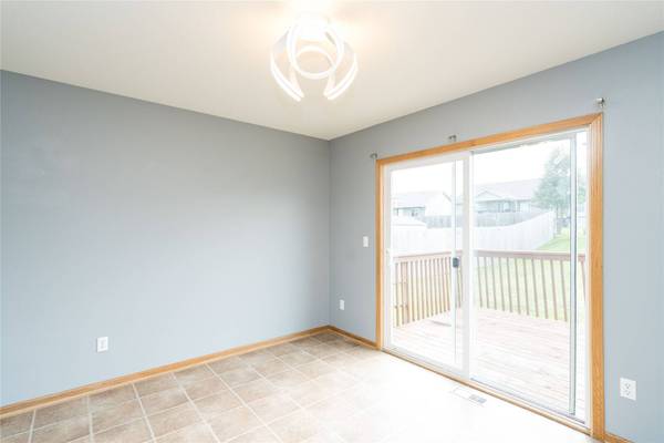 406 Tailfeather Court NW, Bondurant, IA 50035