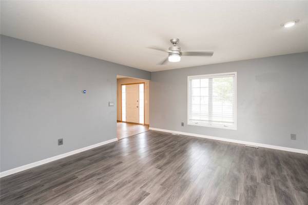 406 Tailfeather Court NW, Bondurant, IA 50035