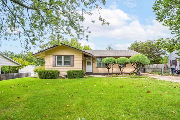 118 E Pleasant View Drive, Des Moines, IA 50315