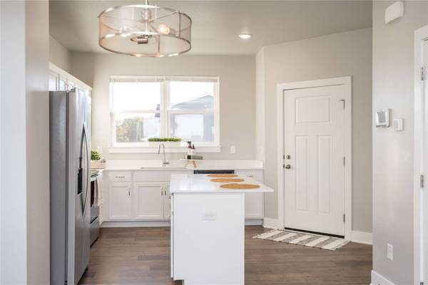 6922 SE 7th Avenue, Pleasant Hill, IA 50327