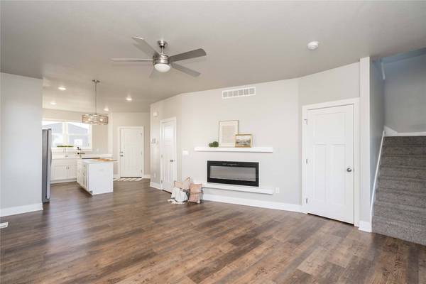 6922 SE 7th Avenue, Pleasant Hill, IA 50327