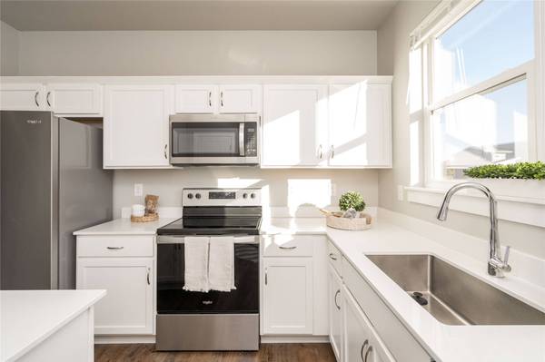 6922 SE 7th Avenue, Pleasant Hill, IA 50327