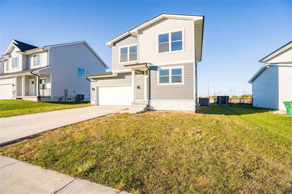 6922 SE 7th Avenue, Pleasant Hill, IA 50327